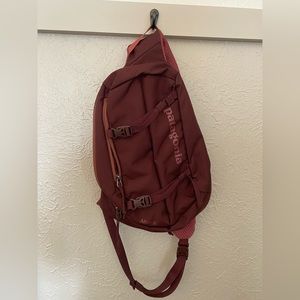 Patagonia: Atom Sling Bag 8L-burgundy/Sequoia Red